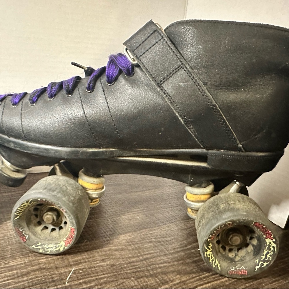 As Is Vintage Riedell Carrera Black Roller Derby Speed Skates with Purple Laces - Picture 5 of 9